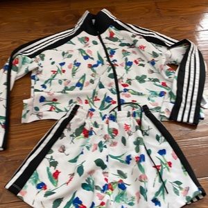 Two piece women’s Addis’s set Adorable